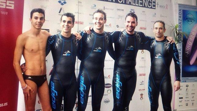 Cuatro jóvenes nadarán entre Menorca y Barcelona contra el cáncer