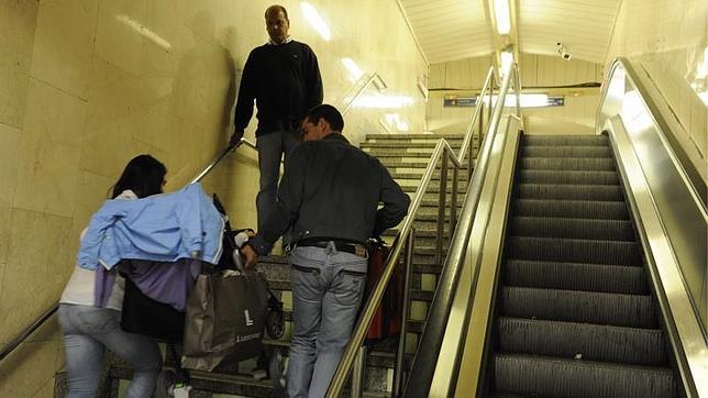 Metro exigirá a las empresas de mantenimiento que el 99% de las escaleras funcione