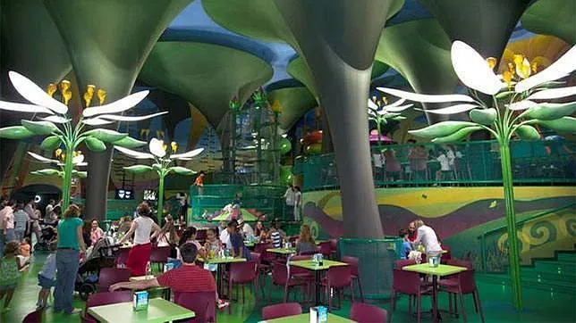 Abren en Madrid un parque infantil que recrea un gran bosque mágico
