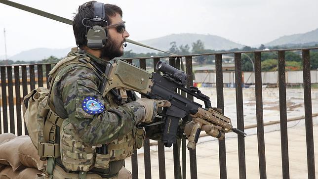 Un militar español de Operaciones Especiales, desplegado en Bangui (Rep. Centroafricana) en la misión de la UE