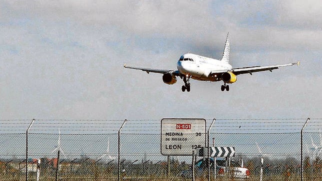 Competencia alerta del «solapamiento» de los aeropuertos castellano y leoneses
