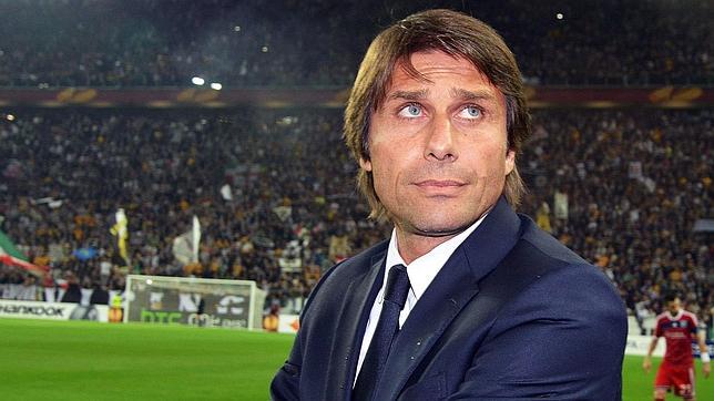 Conte dimite como entrenador de la Juventus