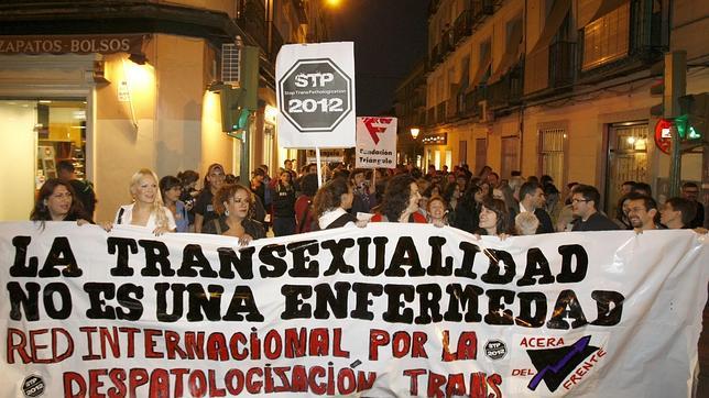 La proposición de ley de transexualidad vulnera la legislación
