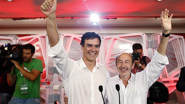 Rubalcaba intentó que Pedro Sánchez apoyara a Juncker