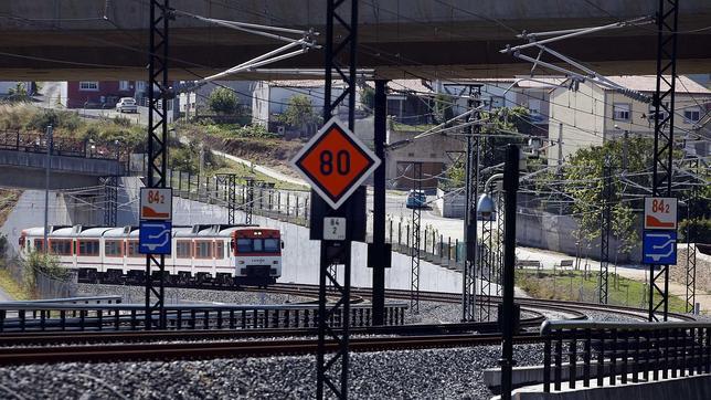 Nuevas señales en la curva de A Grandeira que limitan la velocidad a 80 kilómetros por hora