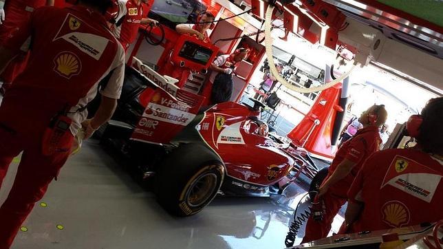 Rosberg y Hamilton calcan sus tiempos en Hockenheim