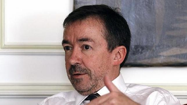 Carrillo denuncia que recibe «amenazas de muerte» por el cierre de la capilla de la Facultad de Geografía