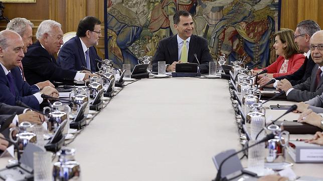 El Rey anima a superar los graves retos que tiene España por delante