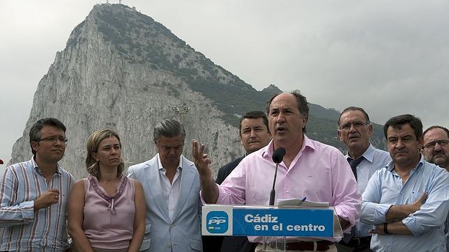«Es habitual para Picardo esperar a los del PSOE en el Peñón a la hora del té»