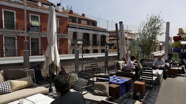 Una terraza abierta para tomarse una copa en el corazón de Chueca