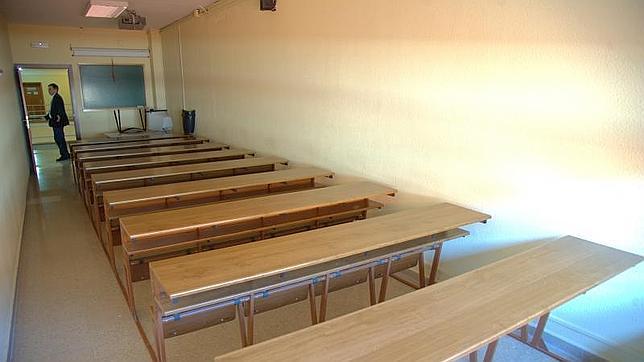 El altar no cabe en la nueva capilla de Geografía