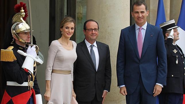 El Rey destaca en Francia la colaboración contra el terrorismo entre París y Madrid