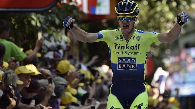 Valverde se agarra al podio