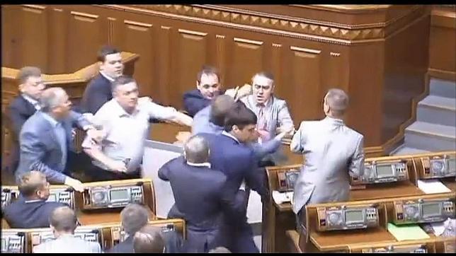 A golpe limpio en el parlamento ucraniano