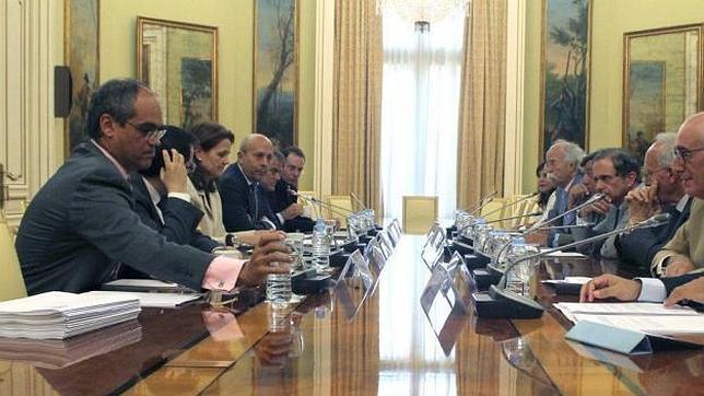 Los consejos sociales acusan a Wert de «falta de valentía» en la reforma universitaria
