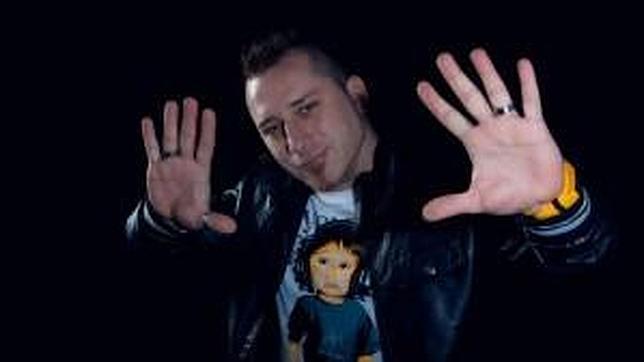 Unos vecinos mandan a un Dj y a su madre «con la música a otra parte»