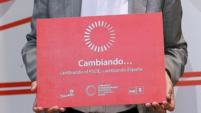 El lema del PSOE de Sánchez se inspira en el «Por el cambio» de González de 1982