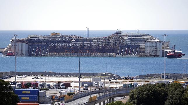 La última travesía del Costa Concordia: el desguace