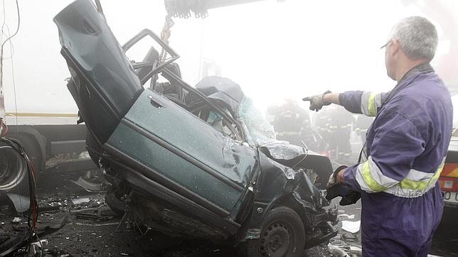 La A-8 reabrirá en la tarde de este martes «si las condiciones meteorológicas lo permiten»