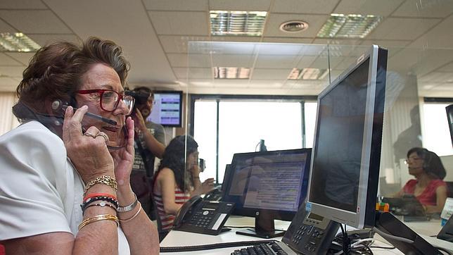 Así funciona el centro de teleasistencia de Valencia