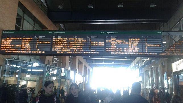 Fomento establece en el 77% los servicios mínimos de larga distancia y AVE para la huelga ferroviaria