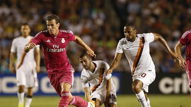 Keita niega el saludo a Pepe durante la presentación del partido contra la Roma