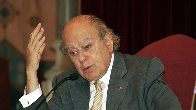 Varios consejeros del entorno de Pujol dimitieron por escándalos de corrupción