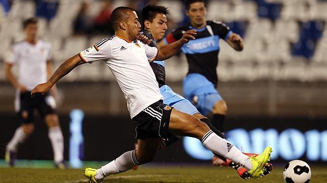 El Valencia cae con un gol en el último minuto ante la Universidad de Chile (1-0)