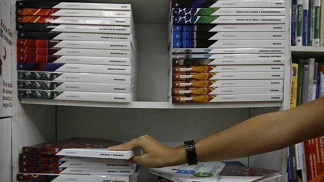 El gasto medio para las familias en libros de texto asciende a los 275 euros