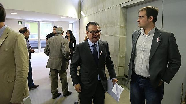 Parla aprueba solicitar la «dimisión del alcalde» por estar procesado judicialmente