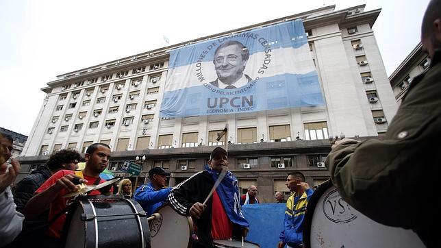 La paradoja argentina: la quiebra que no lo es pero podría serlo si se paga lo debido