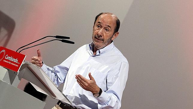Rubalcaba: «El PSOE no me debe nada, yo se lo debo todo»