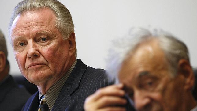 Jon Voight, padre de Angelina Jolie, llama «ignorantes» a Bardem y Penélope Cruz