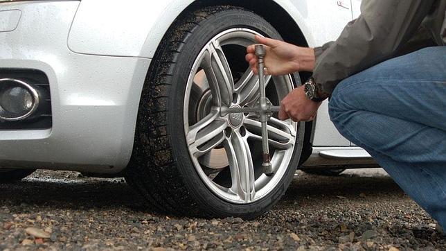 No sabemos cambiar la rueda de repuesto
