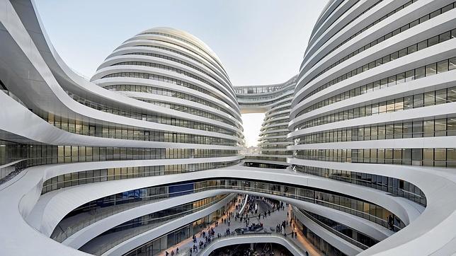Las líneas onduladas, claves en la obra de Zaha Hadid