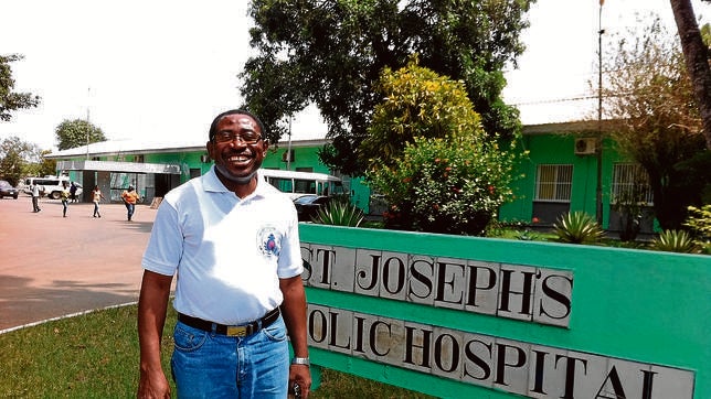 Los religiosos españoles aislados en Liberia por el Ébola piden salir del país