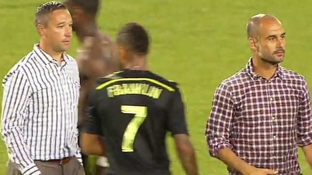 Pep Guardiola niega el saludo al técnico rival