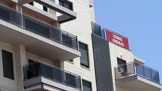 La compraventa de viviendas aumenta un 8,8% en junio y suma cuatro meses al alza