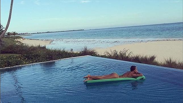 Irina Shayk, vacaciones al (casi) desnudo