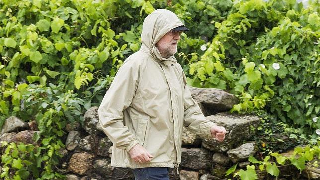 Rajoy, senderismo bajo el agua de Ribadumia