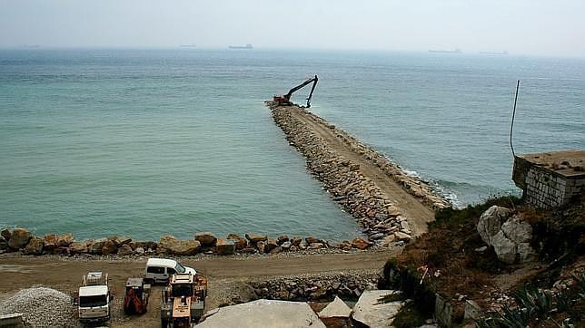 El segundo espigón se está construyendo en el área oriental del Peñón conocida como «Sandy Bay»