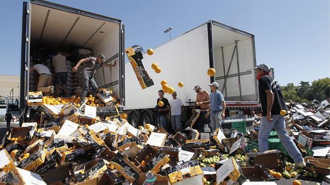 Vuelven los ataques de agricultores franceses a camiones españoles
