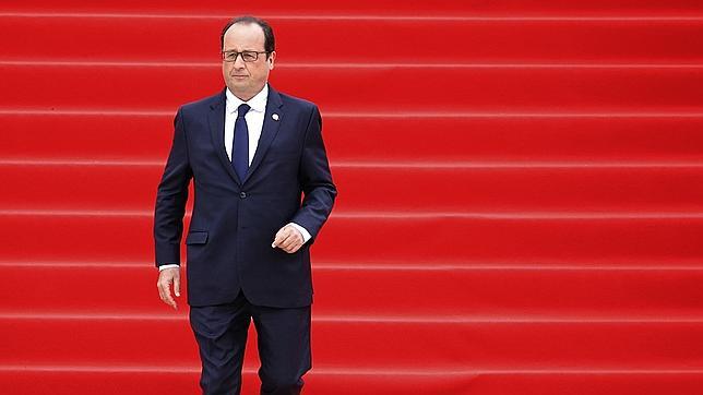 Hollande autoriza el envío de armas a Irak «en las próximas horas»