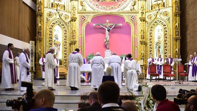 El funeral de Pajares se convierte en un homenaje a todos los misioneros