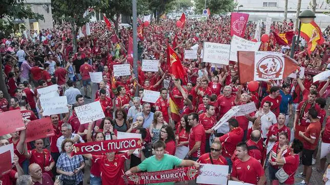 La justicia ordena a la Liga que inscriba al Real Murcia en Segunda