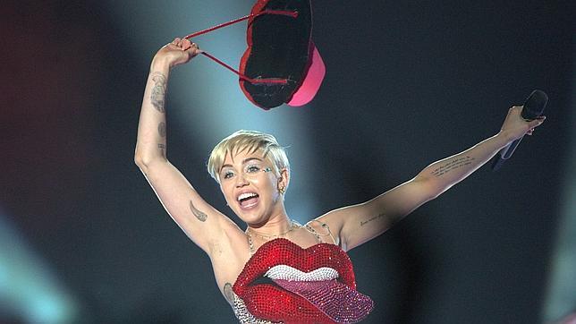 Miley Cyrus estrena su nueva mascota