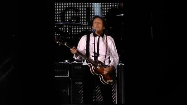 Paul McCartney desata la locura en el estadio del último concierto de los Beatles