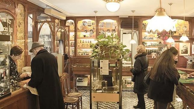 El local conserva su decoración centenaria