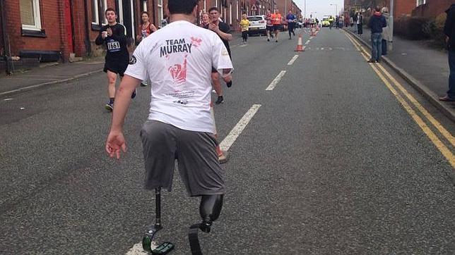 Facebook retira la foto de un veterano lisiado en Afganistan por «ofensiva»