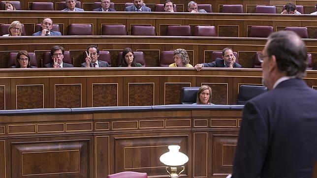 El presidente del Gobierno, Mariano Rajoy, defiende en el Congreso este año la postura del Ejecutivo en una iniciativa parlamentaria